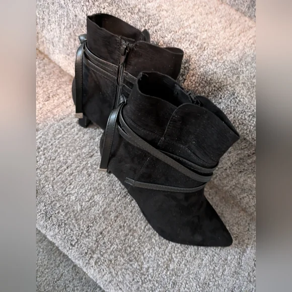 Ladies boots - Picture 2 of 3